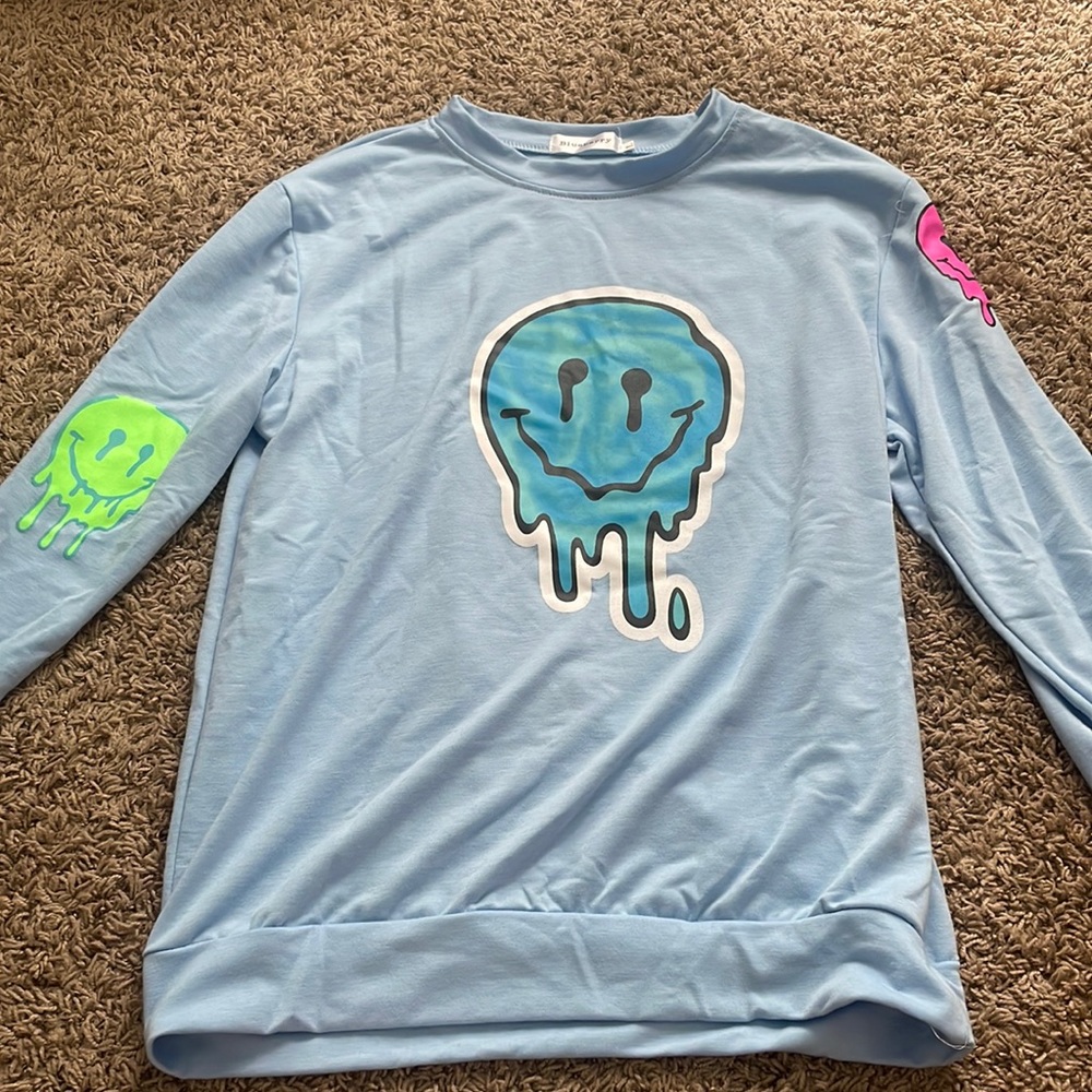 neon smiley face light crew neck